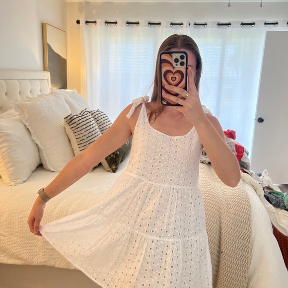 ✨HP✨ “ASOS” PRETTY WHITE EYELET DRESS, LADIES SIZE 0 - Picture 3 of 3